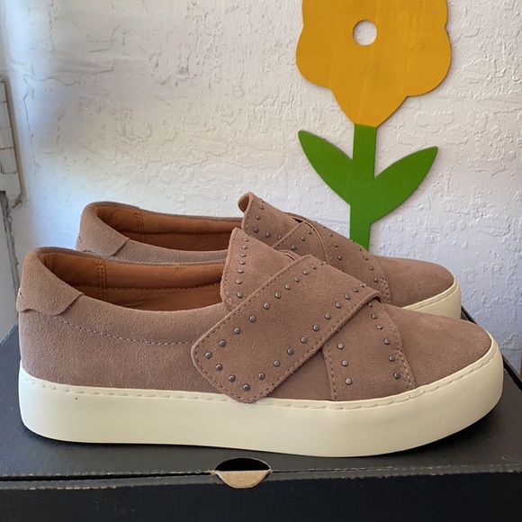 New with box Frye Dusty Rose Slip on Suede Sneaker. Size 6 - Picture 2 of 7